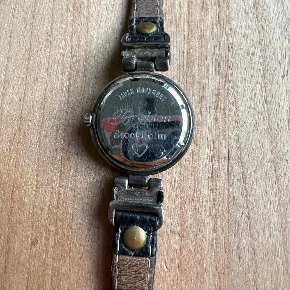 Brighton ladies dainty round Stockholm style fashion watch NEW BATTERY